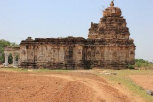 ANCIENT INDIAN TEMPLE STRUCTURE: SHIKHARA